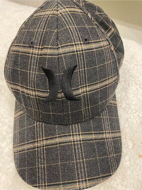 Hurley Plaid Baseball Cap in Gray and Tan